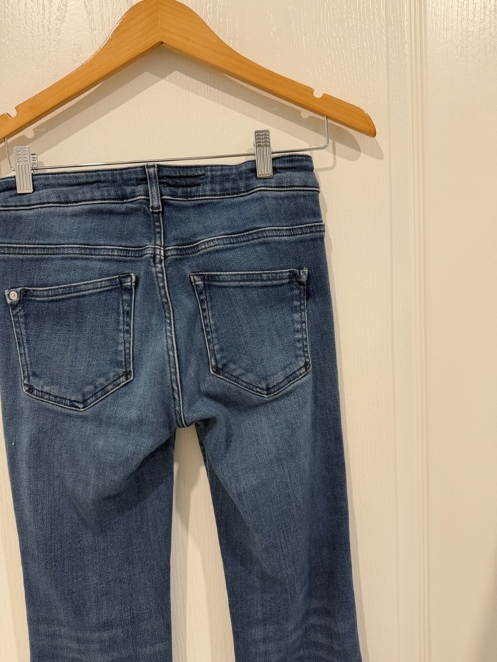 “Pilcro" blue denim flared jeans. Size 26 P.O. Women’s Blue Denim Bootcut Jeans - Picture 6 of 6